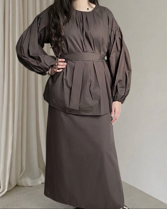 Ensemble blouse manches bouffantes et sa jupe