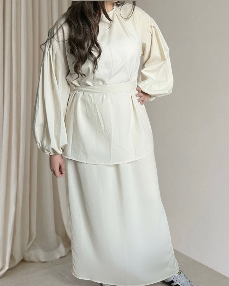 Ensemble blouse manches bouffantes et sa jupe