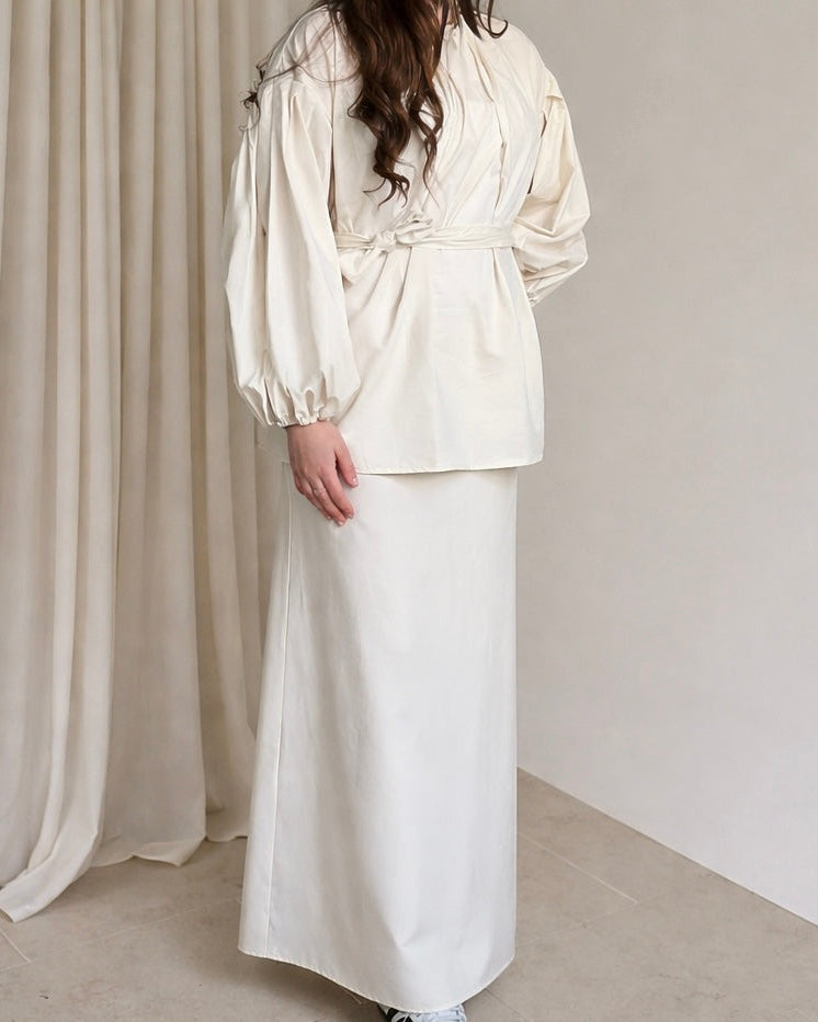 Ensemble blouse manches bouffantes et sa jupe