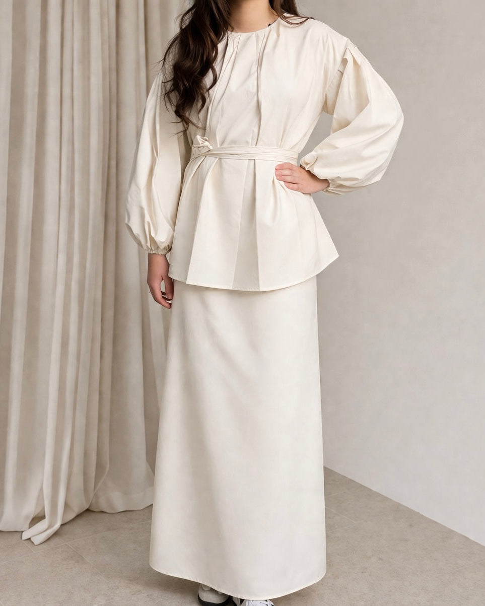 Ensemble blouse manches bouffantes et sa jupe