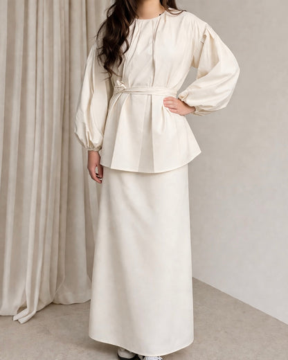 Ensemble blouse manches bouffantes et sa jupe
