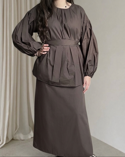 Ensemble blouse manches bouffantes et sa jupe