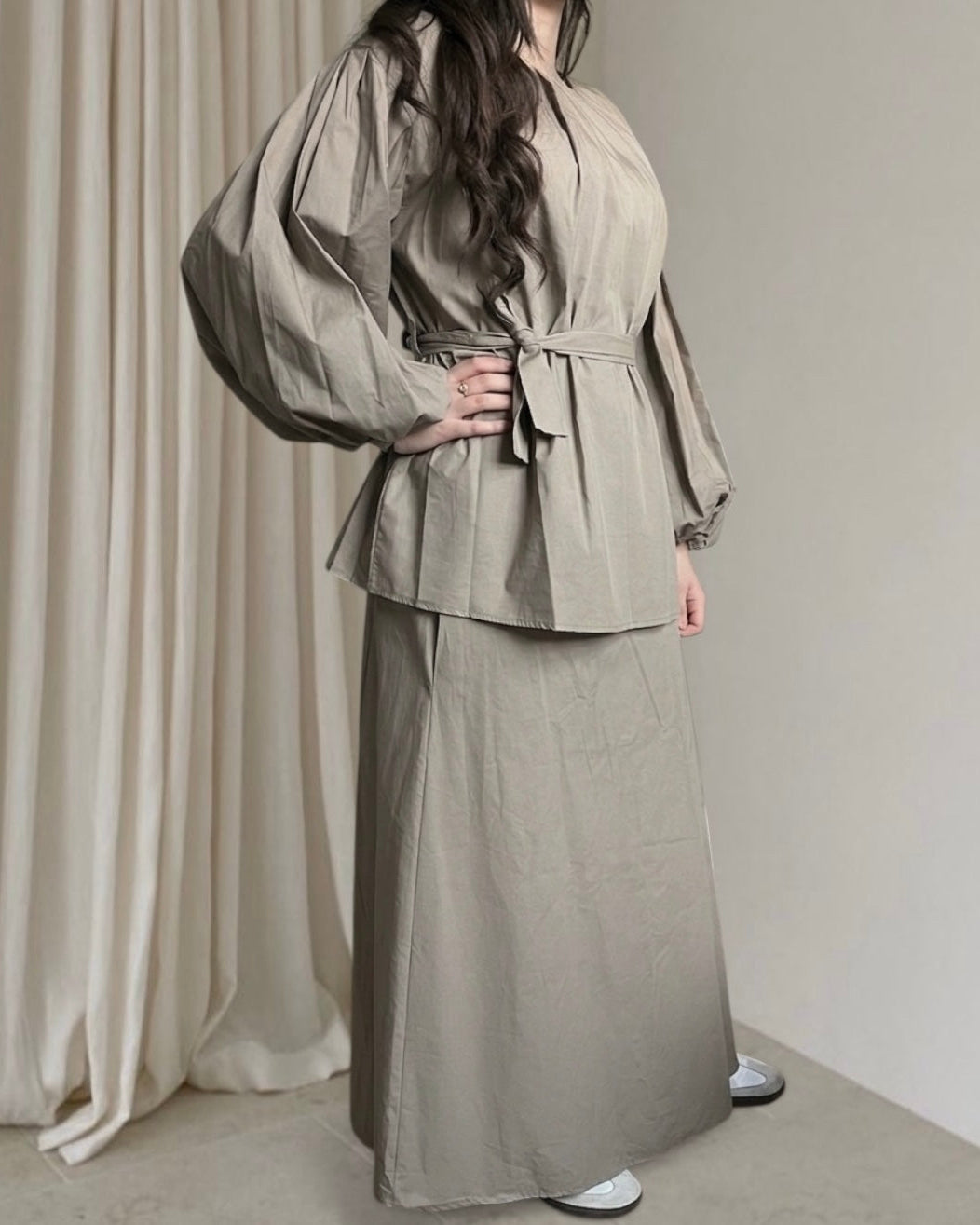 Ensemble blouse manches bouffantes et sa jupe