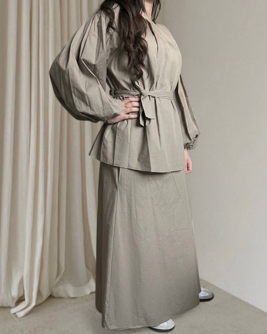 Ensemble blouse manches bouffantes et sa jupe