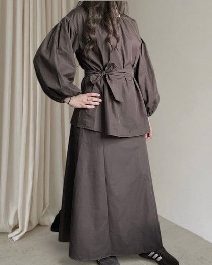 Ensemble blouse manches bouffantes et sa jupe
