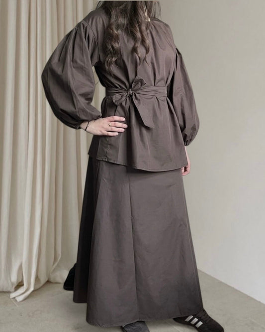 Ensemble blouse manches bouffantes et sa jupe